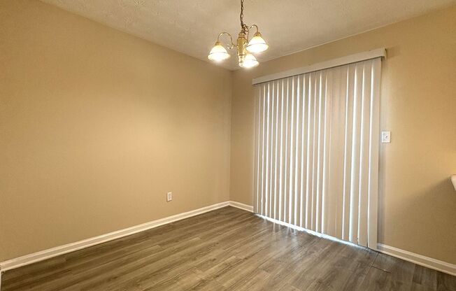Spacious Townhouse with Convenient Location