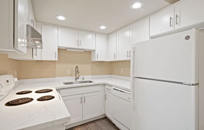 2 beds, 1 bath, 765 sqft, $2,395, Unit 301
