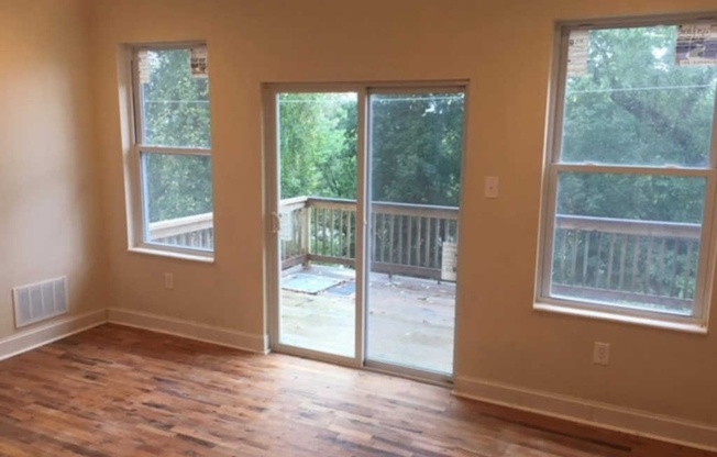 10 WOODMONT RD