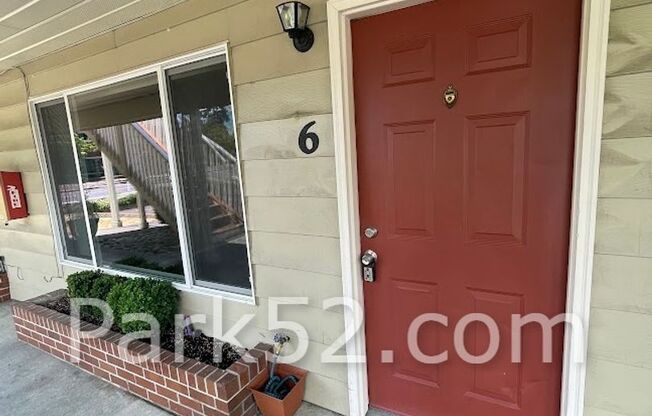1 Bedroom 1 Bathroom Tacoma Apartment With New Flooring