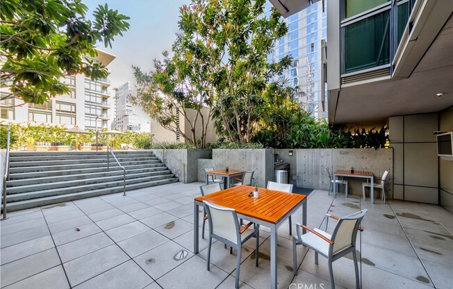 1 bed, 1 bath, 920 sqft, $2,900, Unit 909