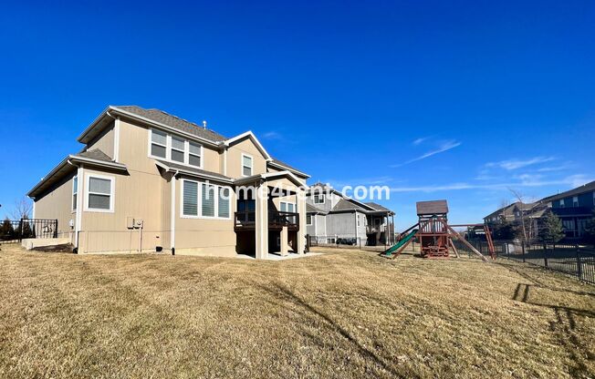 6 beds, 5.5 baths, $4,495