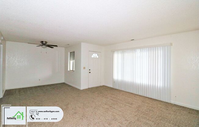 2 beds, 1 bath, 930 sqft, $1,095, Unit Unit 4