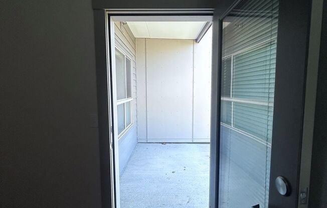 1 bed, 1 bath, 743 sqft, $1,400, Unit 123