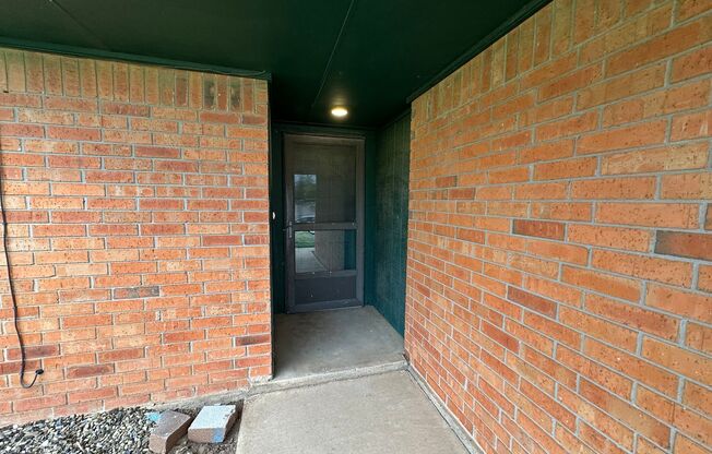 2 Bed 2 Bath duplex on 10th and Council