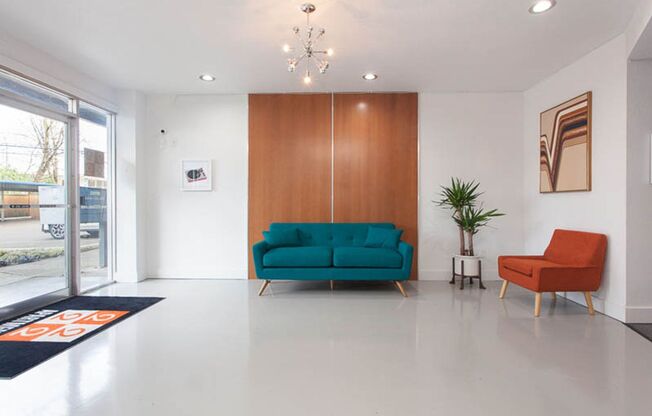 2 beds, 2 baths, 950 sqft, $1,675, Unit 205