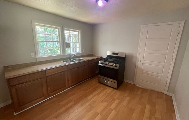 2 beds, 1 bath, $800