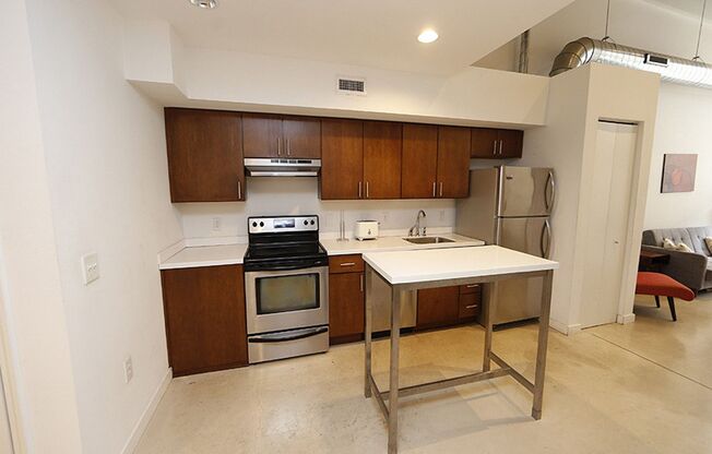 1 bed, 1 bath, 1,000 sqft, $1,695, Unit Unit 6-137