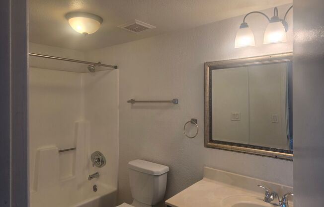 2 beds, 1 bath, 880 sqft, $1,125, Unit 314