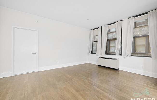 Studio, 1 bath, 439 sqft, $3,900, Unit 14G