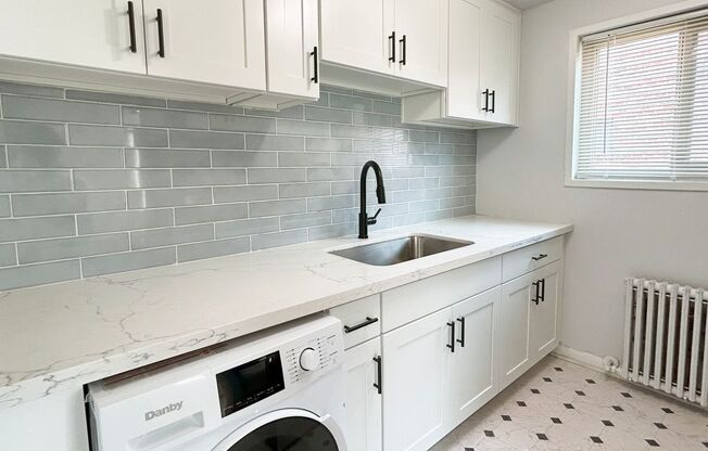 1 bed, 1 bath, 620 sqft, $1,795, Unit Hamrick 102