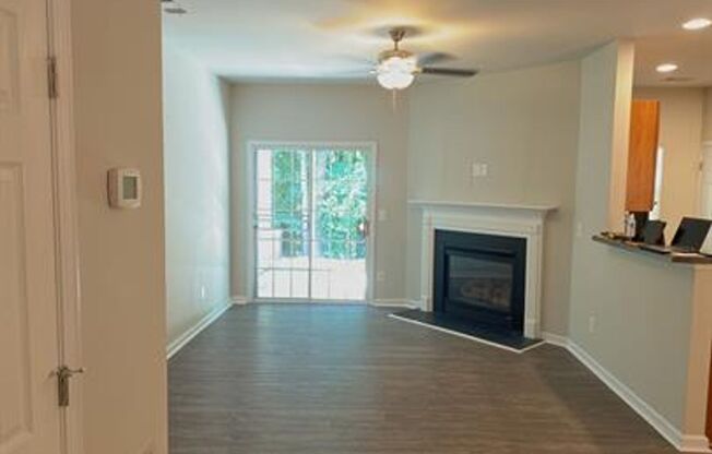3 Bedroom 2.5 Bath Townhome in Great Location!