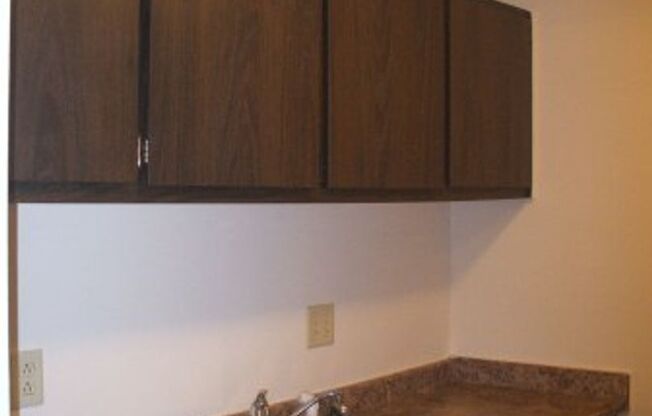 2 beds, 1 bath, 875 sqft, $1,144, Unit 7972 - 201