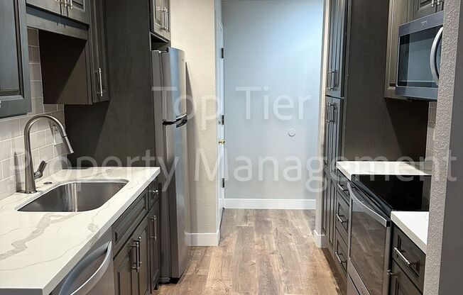 Meticulously renovated 2 Bd/1 Ba, 889 sf, ground-floor Walnut Creek condo!