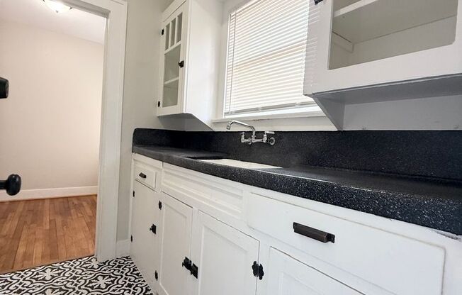 1 bed, 1 bath, $1,095, Unit B3614