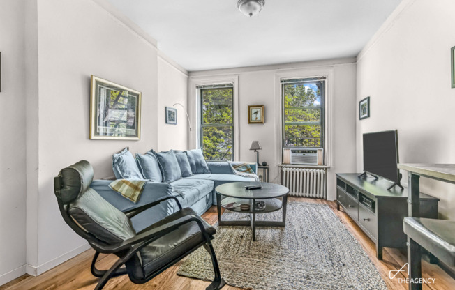 220 E 74 ST