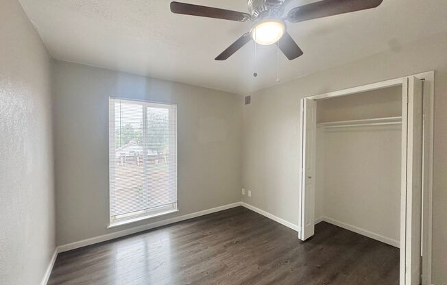 3 beds, 1 bath, 738 sqft, $1,195, Unit 207