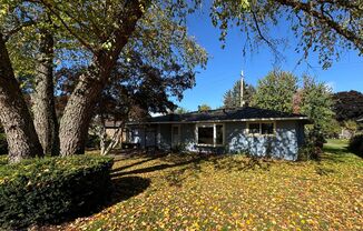 3 Bedroom ~ 1 Bathroom House Located in SE Corvallis