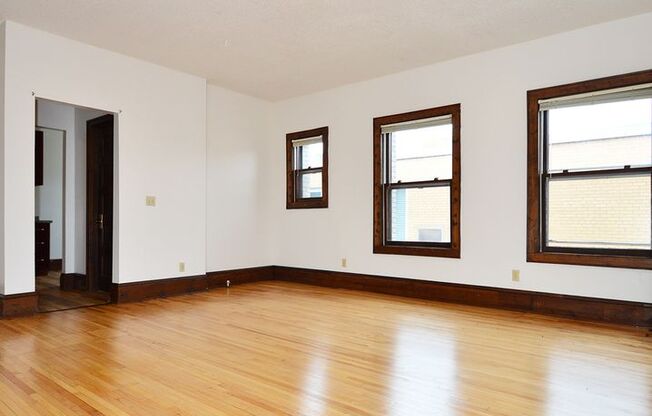 1 bed, 1 bath, 410 sqft, $1,100, Unit 9 - 303