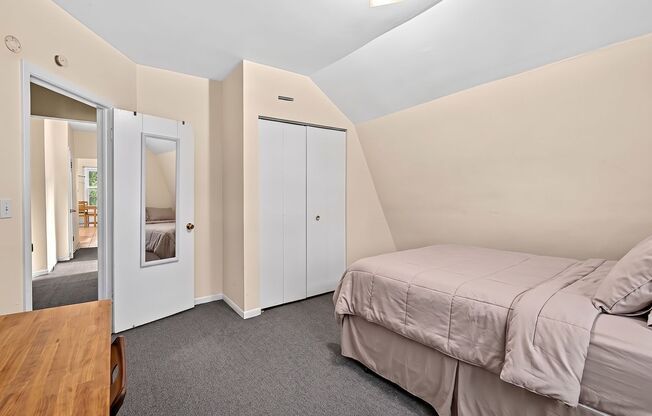 3 beds, 1 bath, 1,500 sqft, $3,100, Unit 3S