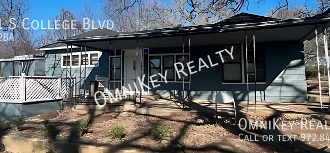 2931 S COLLEGE BLVD