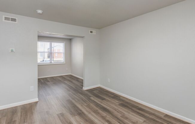 2 beds, 1 bath, 811 sqft, $1,099, Unit 64704