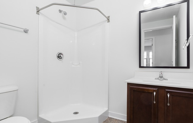 3 Bed / 2 Bath - 1,500 SF - Bathroom