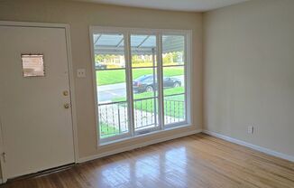 3 beds, 1 bath, $1,250