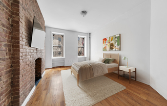 205 W 20 ST