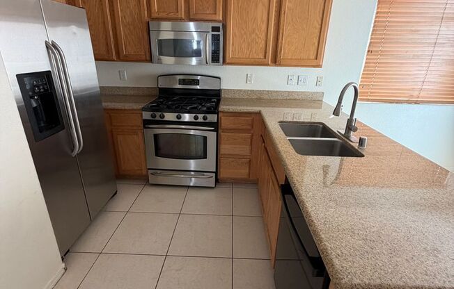 3 beds, 2.5 baths, $1,900
