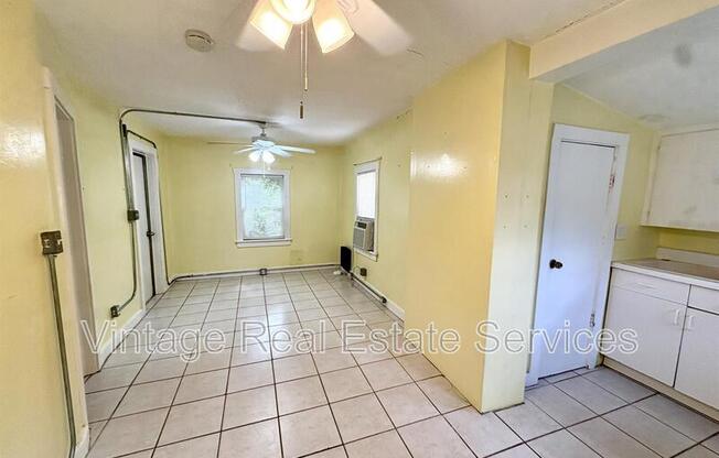309 W COMANCHE AVE