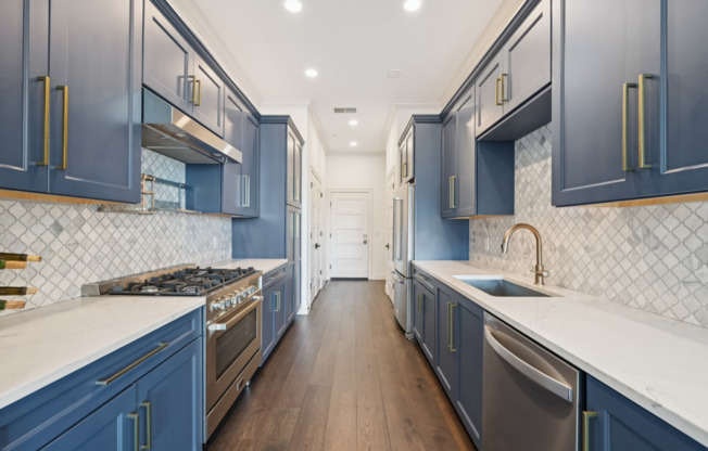 1 bed, 1 bath, 913 sqft, $1,795, Unit 504