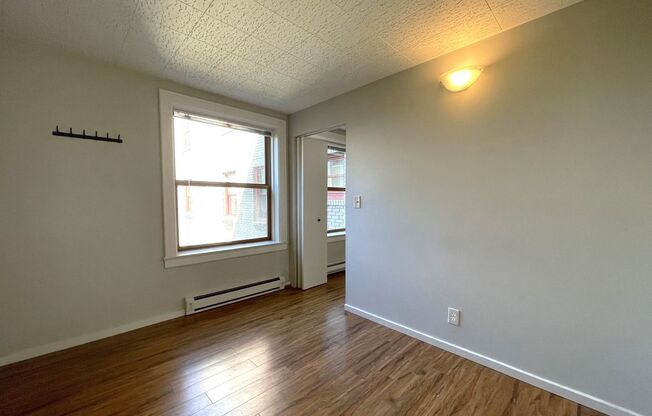 1 bed, 1 bath, 450 sqft, $1,395, Unit 320