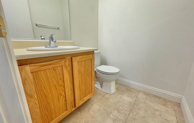 Beautiful 2 bedroom townhome with 2 car garage in gated community near Summerlin