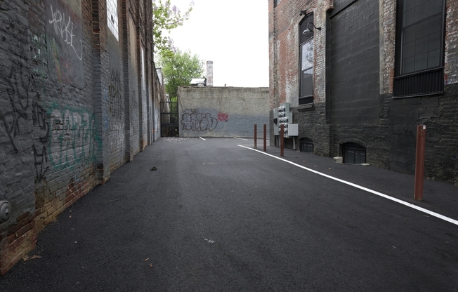 1901 E WILLARD ST