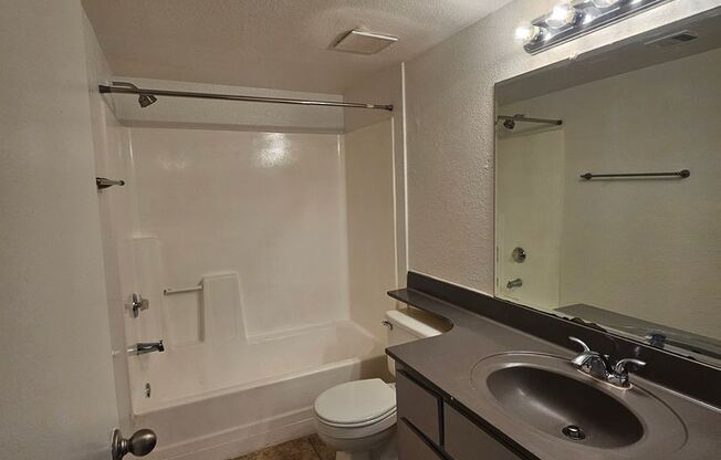 1 bed, 1 bath, 500 sqft, $995, Unit 115