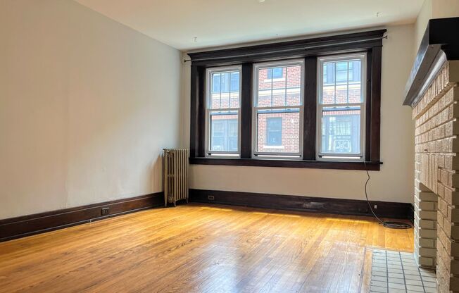 2 beds, 1 bath, $1,325, Unit 18D