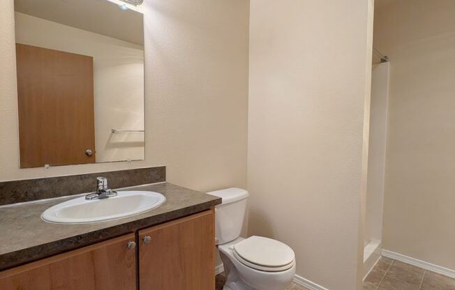 2 beds, 2 baths, 994 sqft, $1,475, Unit E101