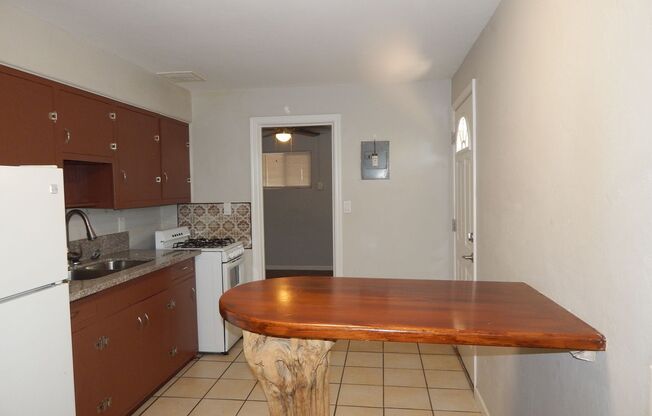 Available NOW! Private 1 bedroom with AC