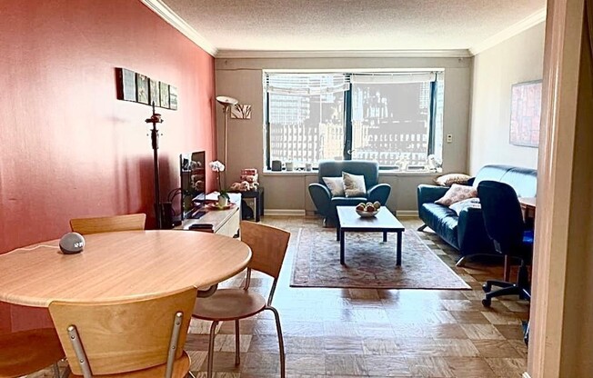 65 E India Row