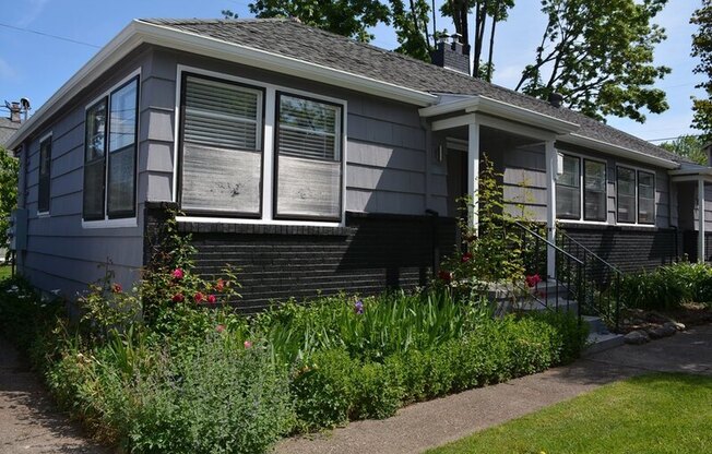 5731 N MONTANA AVE