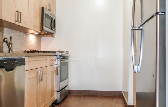 1 bed, 1 bath, 600 sqft, $3,837, Unit 11M