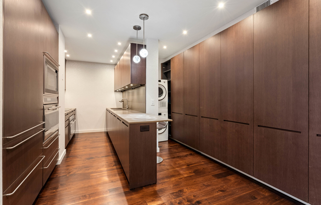 2 beds, 2.5 baths, 2,222 sqft, $25,000, Unit 34EF