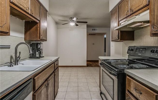 1 bed, 1 bath, $900, Unit #142