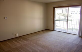 2 beds, 1 bath, 984 sqft, $1,095, Unit 5521-3