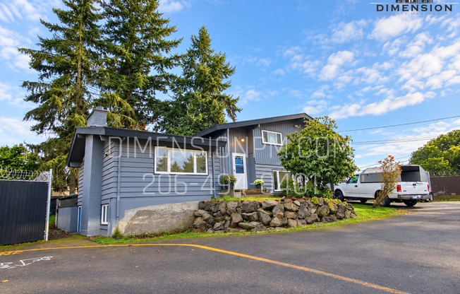 825 S 176 ST