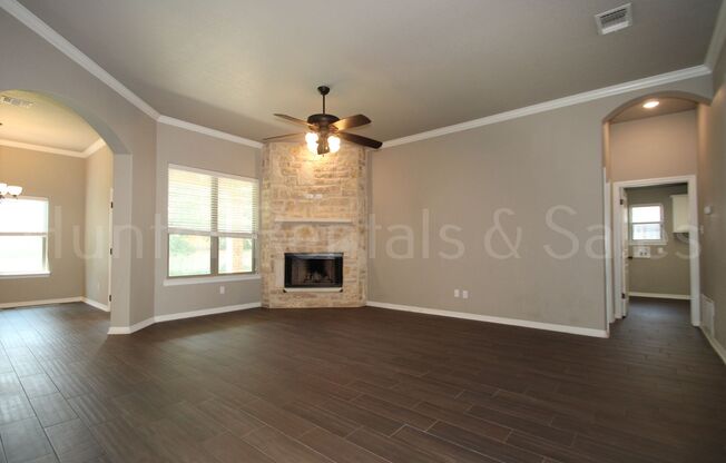 4 beds, 2 baths, $2,050