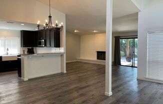 Beautiful 3 Bedroom 2 Bathroom w/Pool