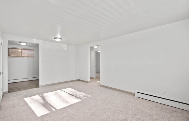 2 beds, 1 bath, 850 sqft, $949, Unit 10609 Lindberg Ave. B1 - Apt. 1