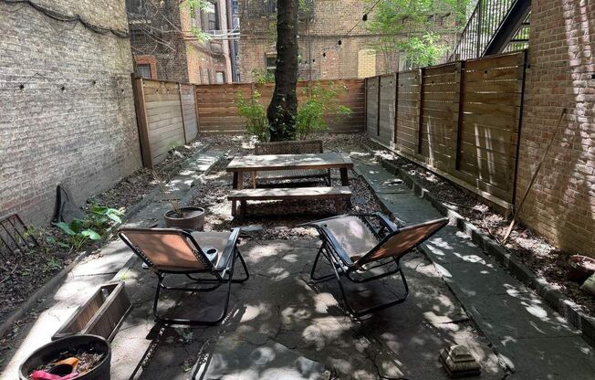 162 W 81 ST